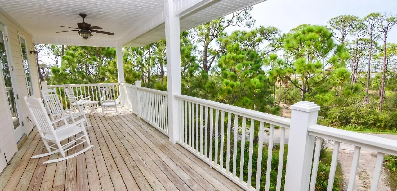 Is It! 6 Rooms! Bay Views, Pool, Games, Bikes & More, Sleeps 17! Holiday home *
