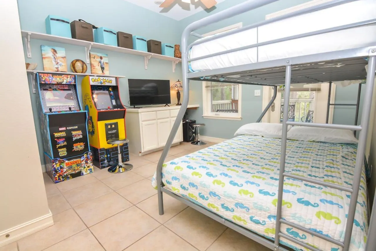 Is It! 6 Rooms! Bay Views, Pool, Games, Bikes & More, Sleeps 17! Holiday home St. George Island