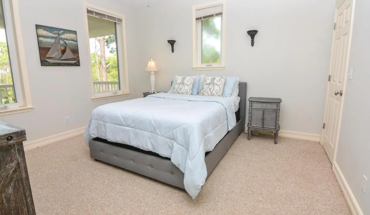 Is It! 6 Rooms! Bay Views, Pool, Games, Bikes & More, Sleeps 17! Holiday home