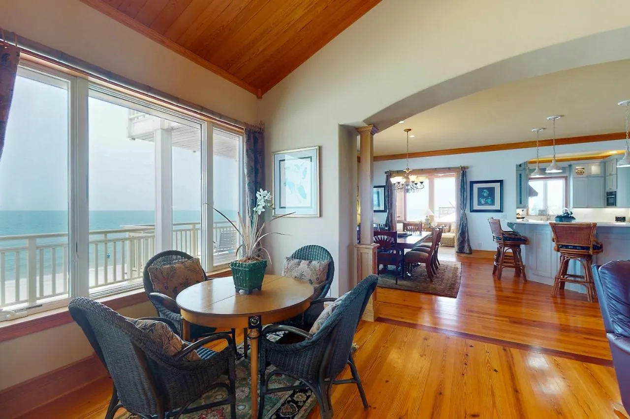 Shore Beats Work Holiday home *