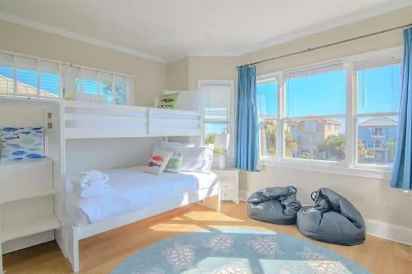 Pet Friendly- St George Island Sleeps 13- Pool Holiday home
