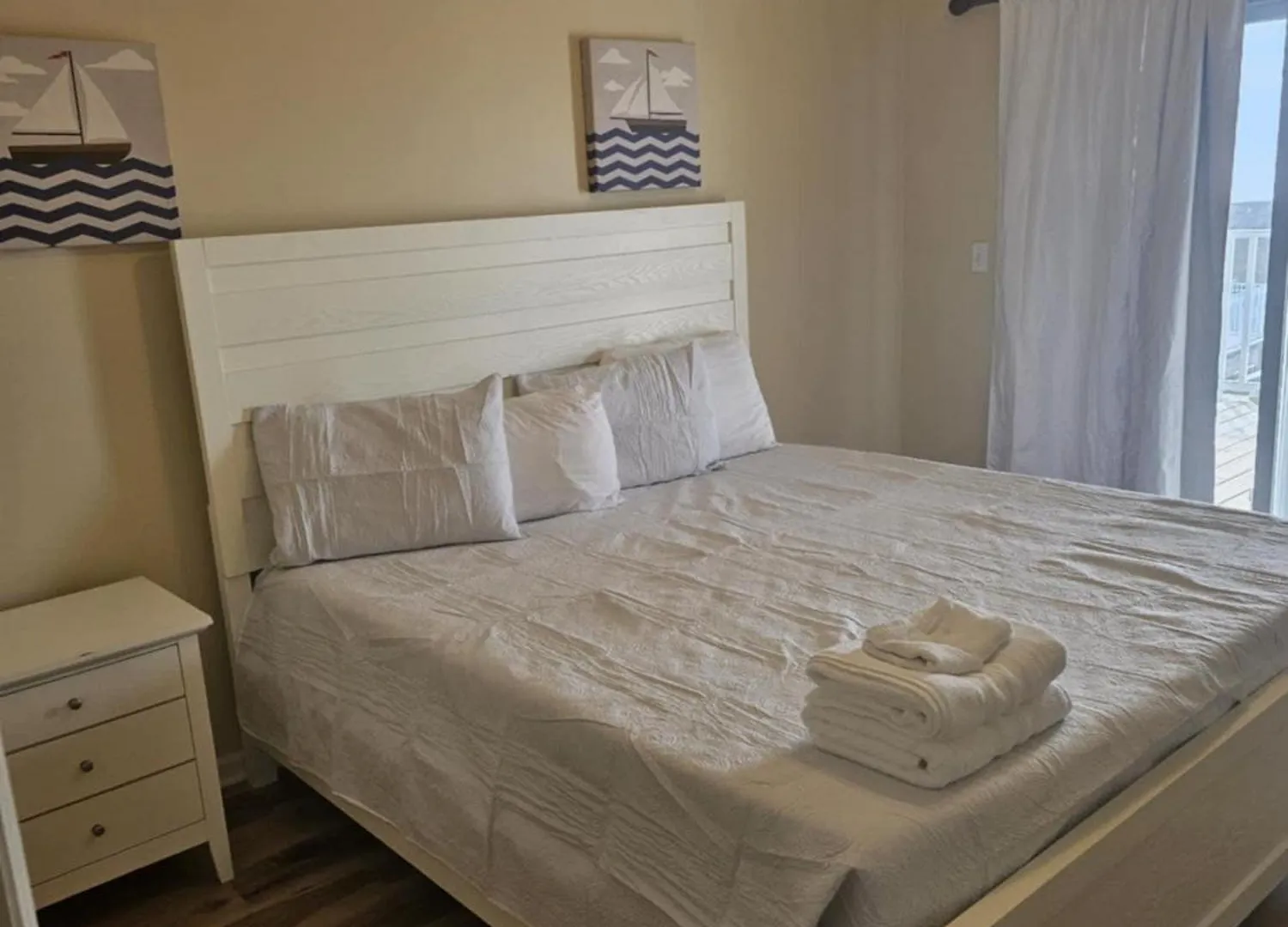 Barbara Ann's Happy Place Apartment