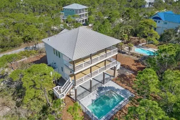 Pelican Point- New Construction- Sleeps 11- Pool Holiday home *