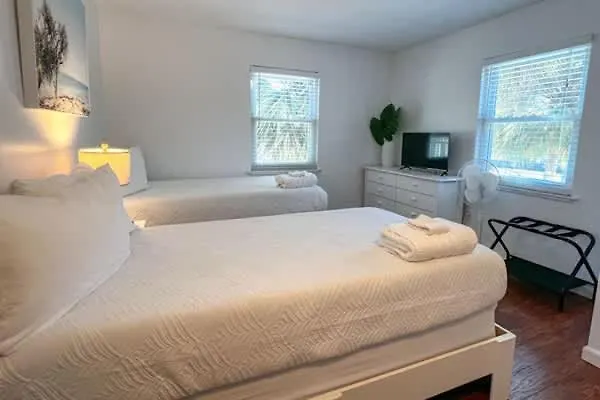 Golf Cart Private Pool Bay And Access Pet Friendly Holiday home *