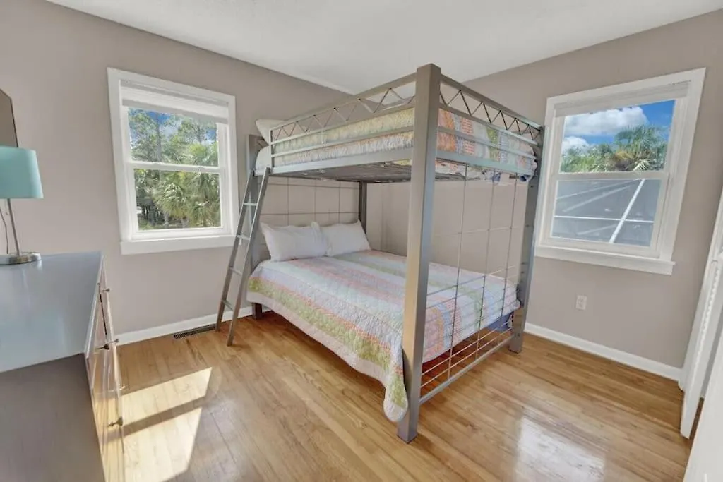 The Salty Snapper - 2 Story Home, Bay Views, Prime Location, Sleeps 8! 度假居 圣乔治岛