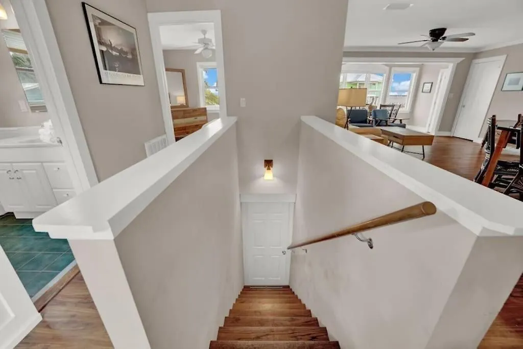 The Salty Snapper - 2 Story Home, Bay Views, Prime Location, Sleeps 8! *