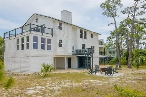 Canal- Bay Front Family 5-bedroom Sleeps 18 Pool Coming Soon Boat Dock 度假居 *