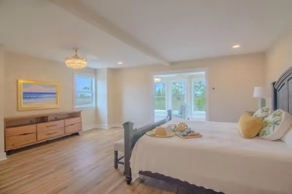 Canal- Bay Front Family 5-bedroom Sleeps 18 Pool Coming Soon Boat Dock 度假居 *