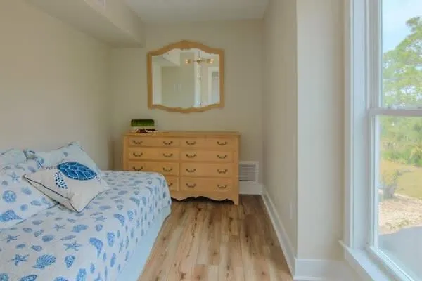 度假居 Canal- Bay Front Family 5-bedroom Sleeps 18 Pool Coming Soon Boat Dock *